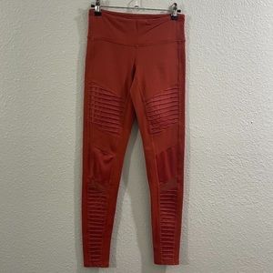 Alo yoga burn orange moto leggings regular waist size XS